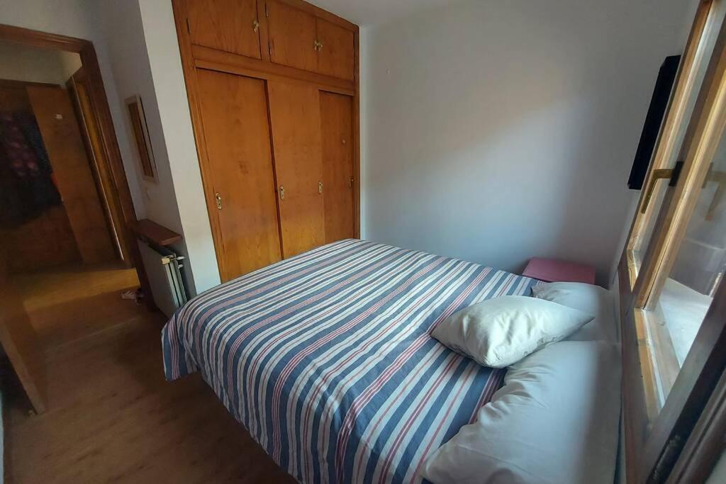 Casa Bihotz - Bonito Y Centrico Apartamento Con Garaje En Sallent サジェント・デ・ガジェゴ エクステリア 写真